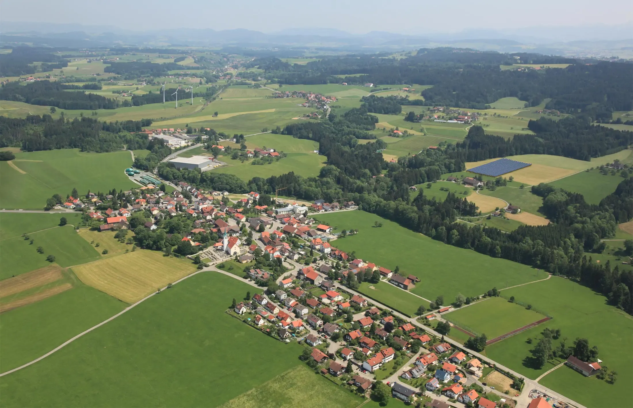 Bild von Badenweiler mit Windkraftanlagen