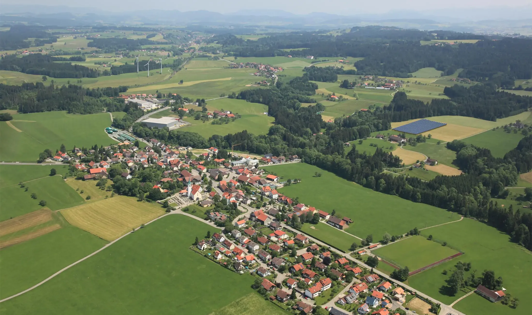 Bild von Badenweiler mit Windkraftanlagen